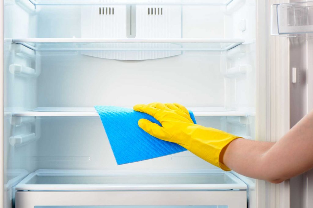 Vệ sinh tủ lạnh đúng cách và bảo quản thực phẩm